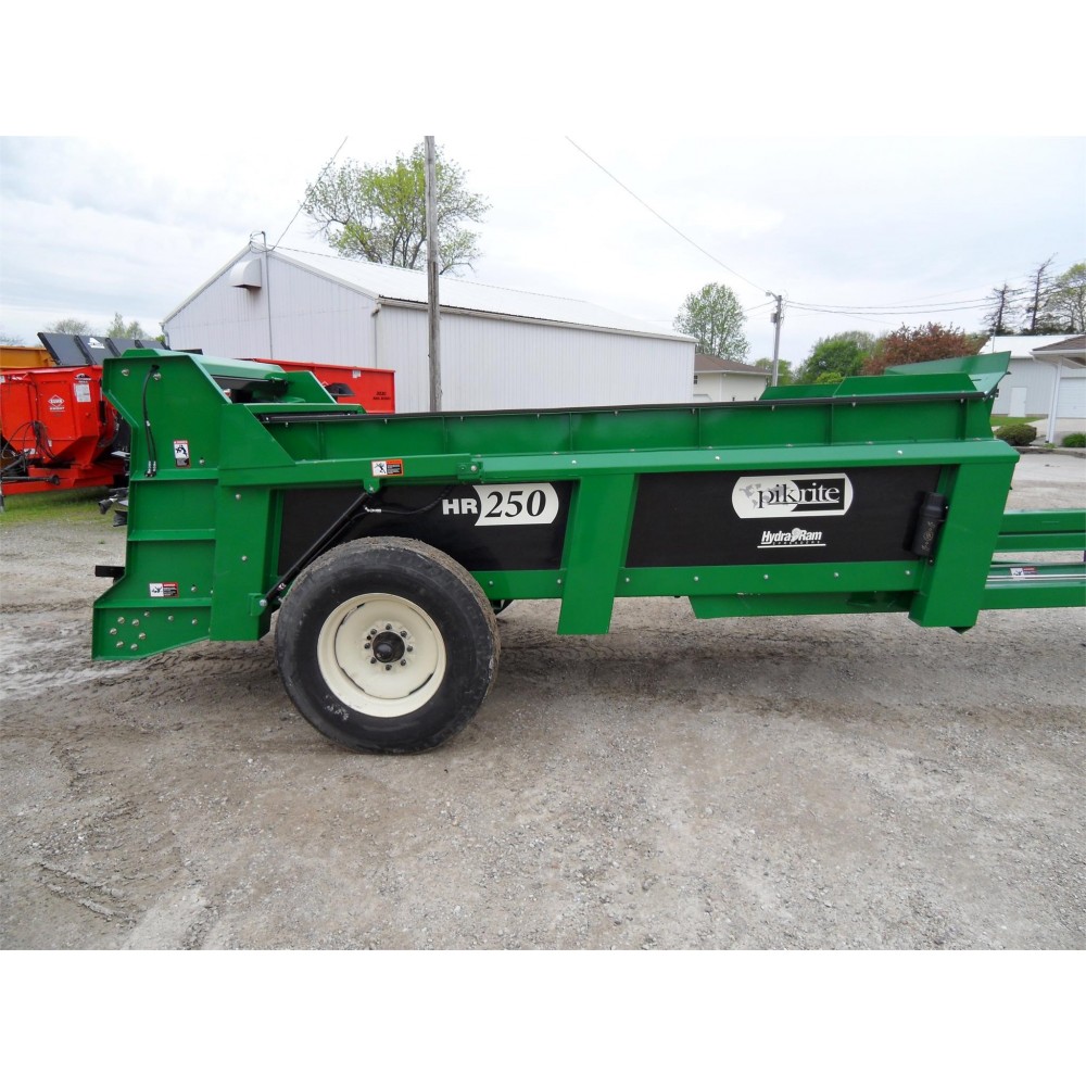 2018 Pik Rite HydraRam HR250 Vertical Beater Manure Spreader Helmuth